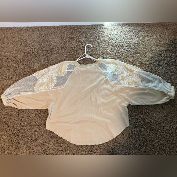 Free People NWOT Toni Top Cream Mesh Lace Relaxed Fit Size Small oversized - Picture 4 of 6